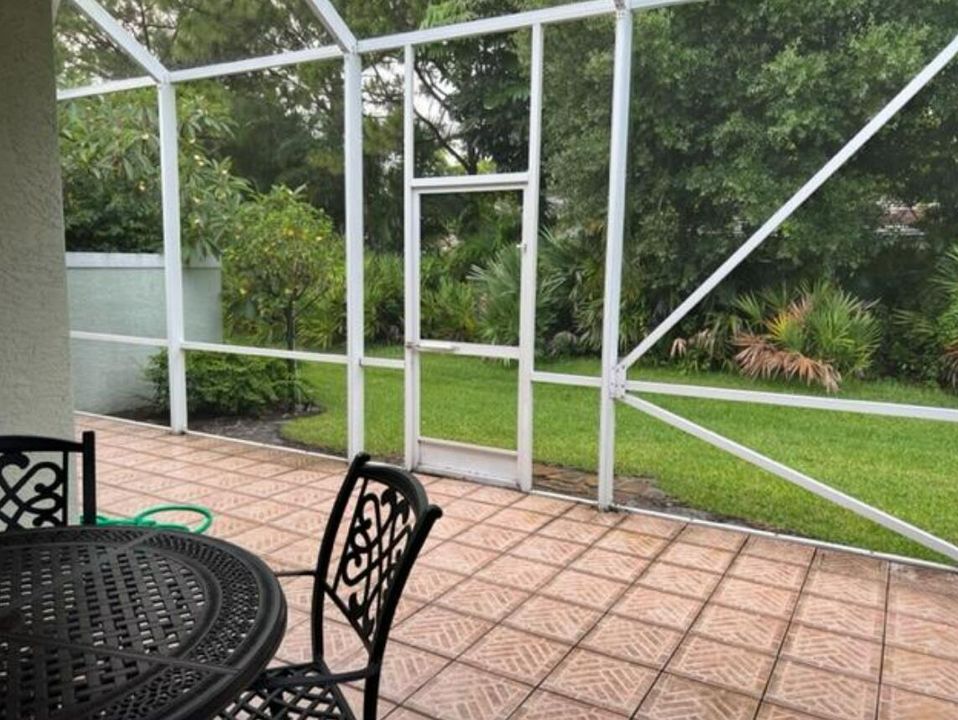 Active With Contract: $2,650 (3 beds, 2 baths, 1549 Square Feet)