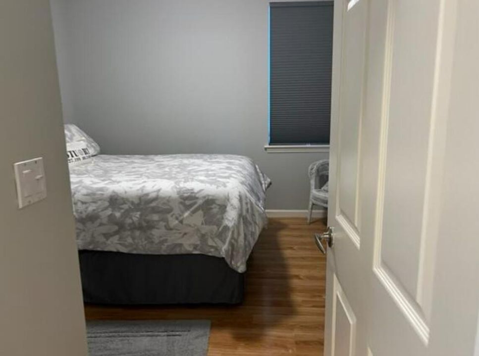 Active With Contract: $2,650 (3 beds, 2 baths, 1549 Square Feet)