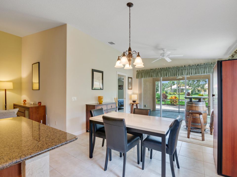 На продажу: $382,500 (2 спален, 2 ванн, 1540 Квадратных фут)