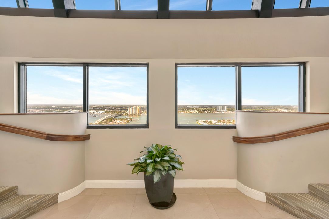 For Sale: $1,495,000 (2 beds, 2 baths, 1524 Square Feet)