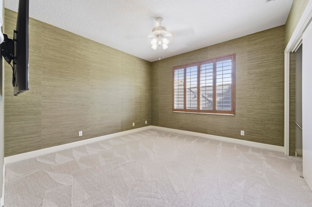 For Sale: $1,575,000 (5 beds, 4 baths, 3701 Square Feet)