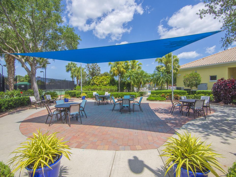 На продажу: $382,500 (2 спален, 2 ванн, 1540 Квадратных фут)