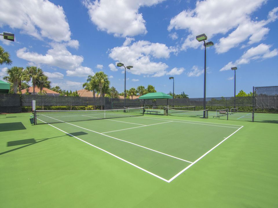 На продажу: $382,500 (2 спален, 2 ванн, 1540 Квадратных фут)