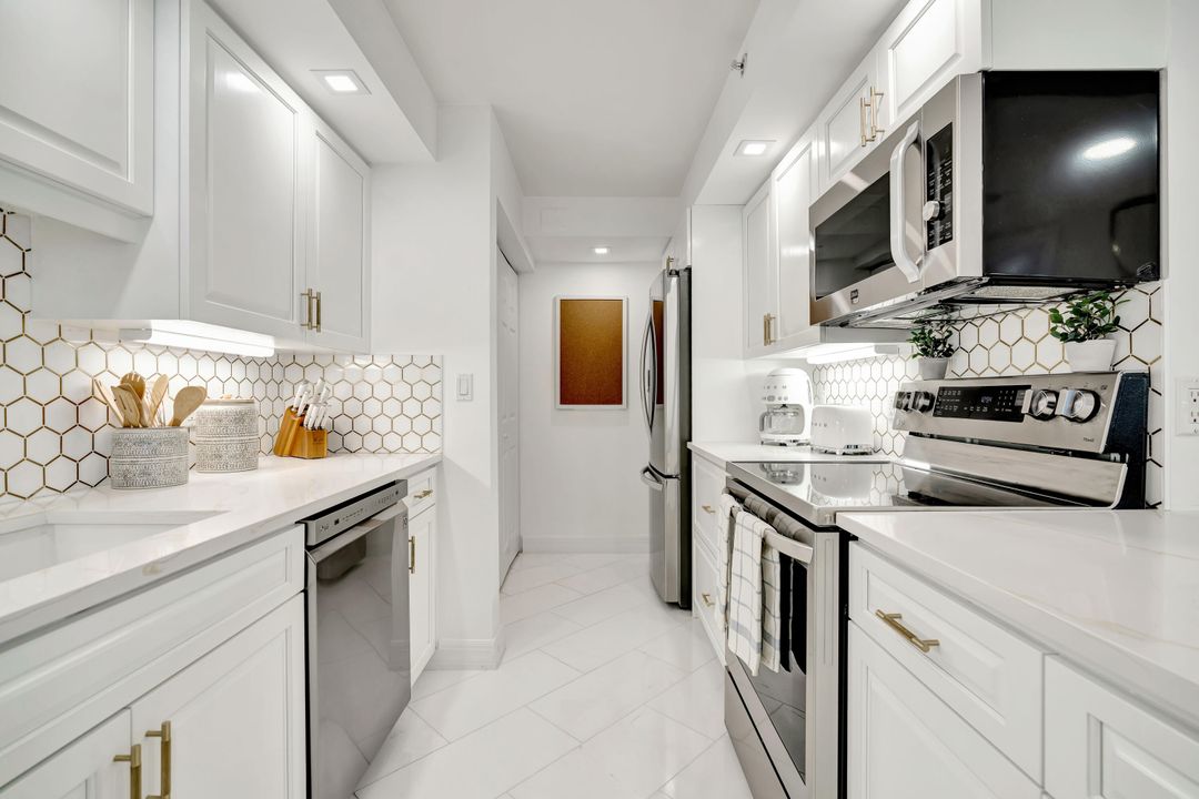 For Sale: $1,495,000 (2 beds, 2 baths, 1524 Square Feet)