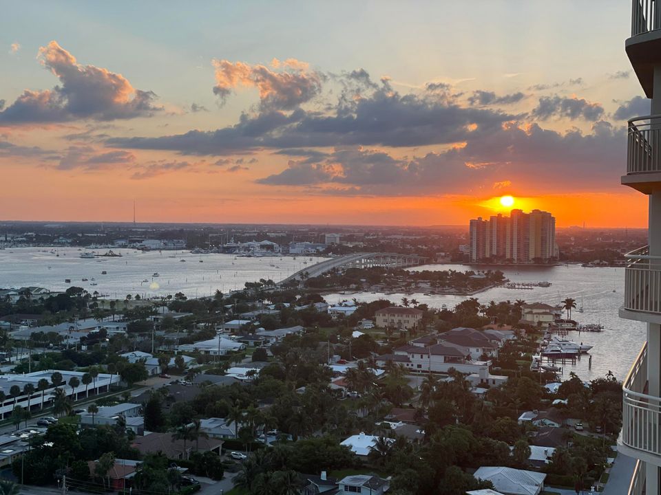 For Sale: $1,495,000 (2 beds, 2 baths, 1524 Square Feet)