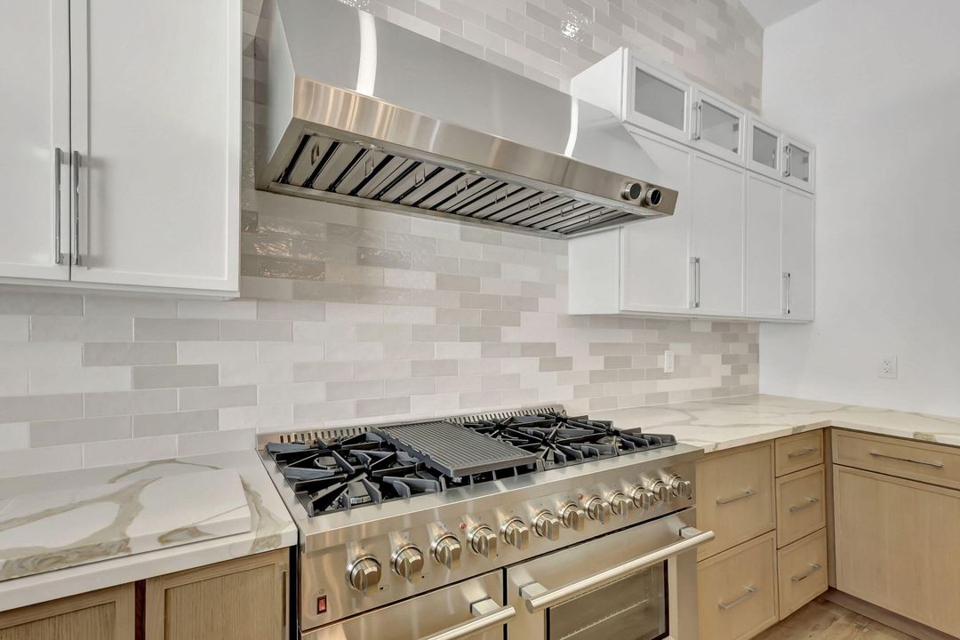 For Sale: $1,199,000 (4 beds, 3 baths, 2300 Square Feet)