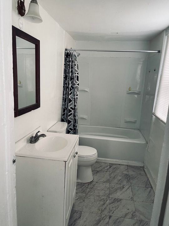 For Sale: $140,000 (3 beds, 1 baths, 1072 Square Feet)