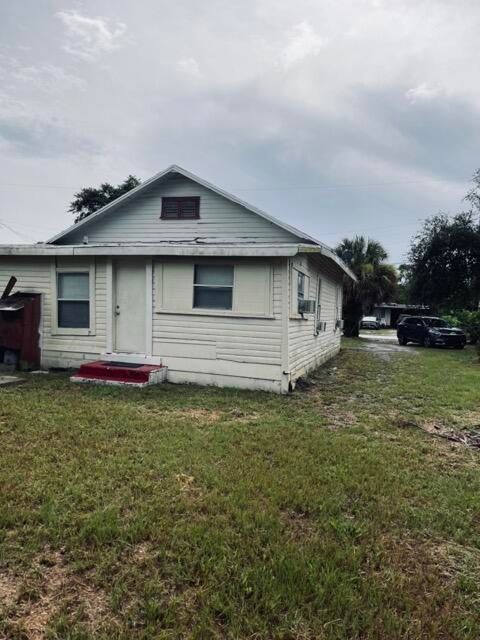 For Sale: $140,000 (3 beds, 1 baths, 1072 Square Feet)