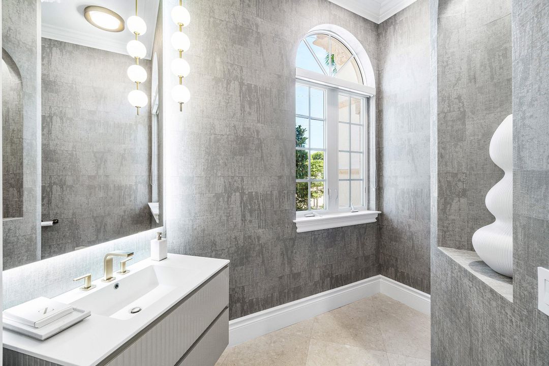 For Sale: $10,250,000 (5 beds, 5 baths, 7569 Square Feet)