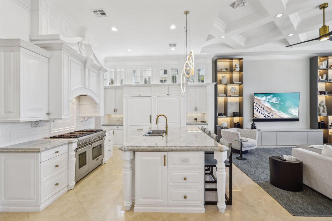 For Sale: $10,250,000 (5 beds, 5 baths, 7569 Square Feet)