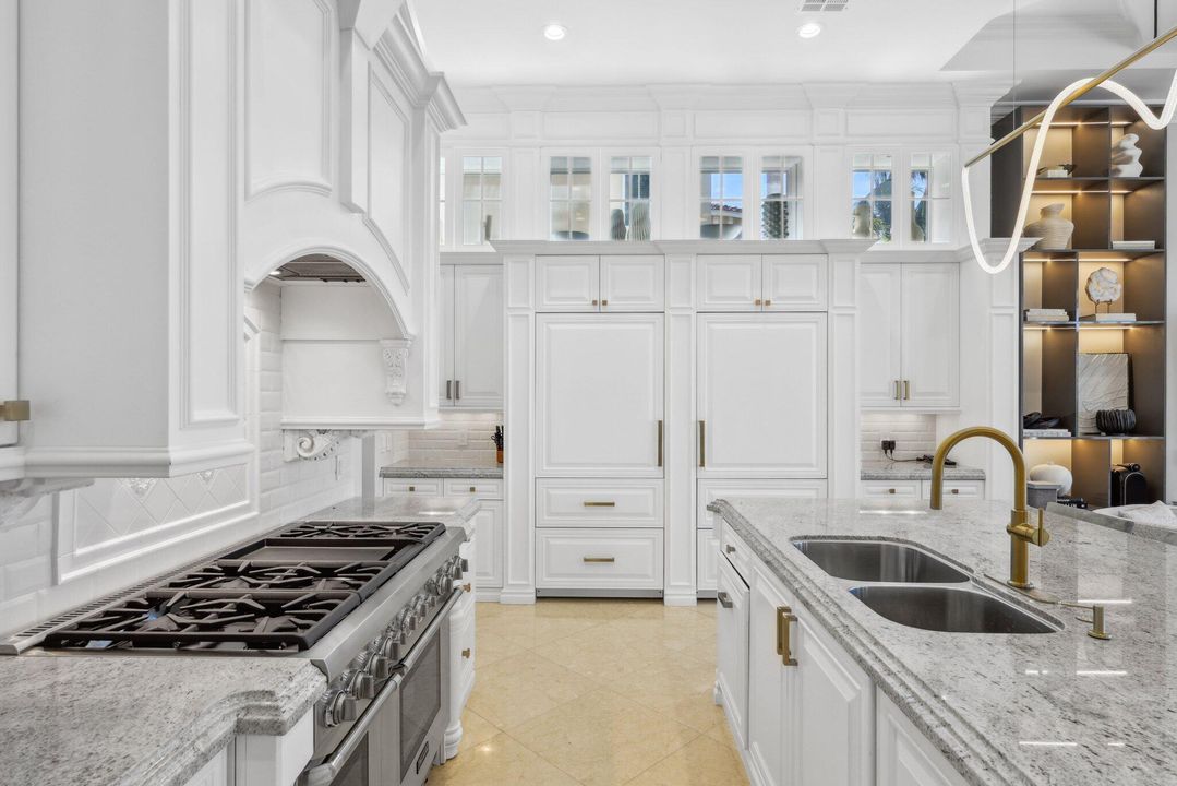 For Sale: $10,250,000 (5 beds, 5 baths, 7569 Square Feet)