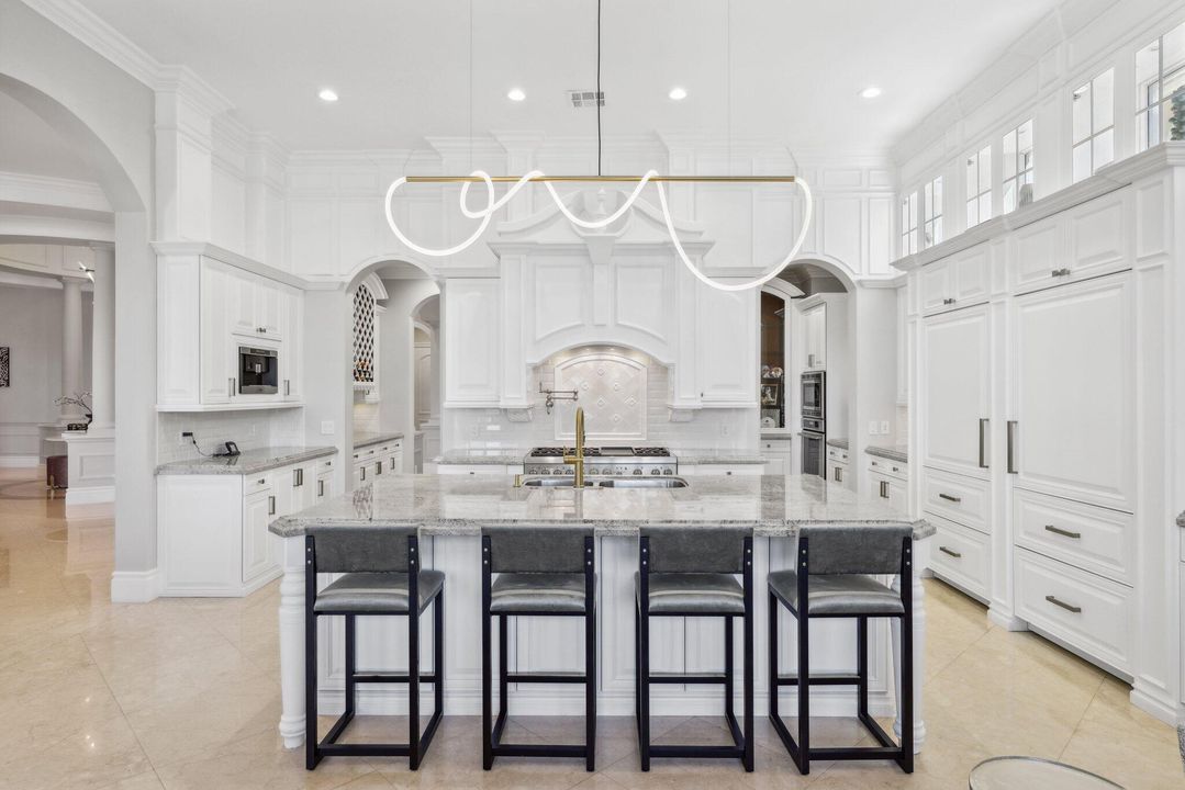 For Sale: $10,250,000 (5 beds, 5 baths, 7569 Square Feet)