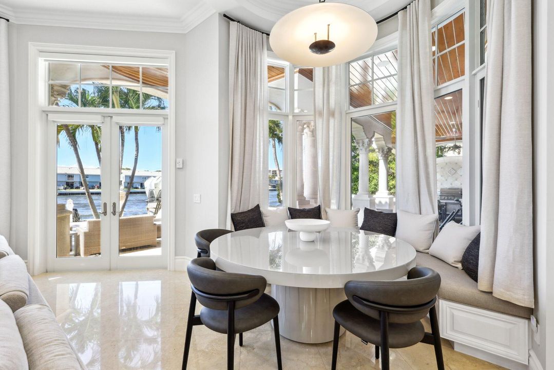 For Sale: $10,250,000 (5 beds, 5 baths, 7569 Square Feet)