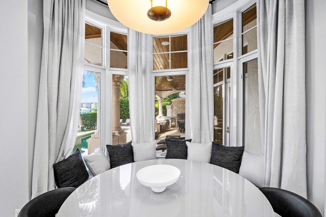 For Sale: $10,250,000 (5 beds, 5 baths, 7569 Square Feet)