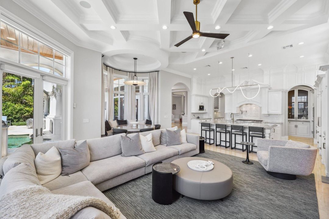 For Sale: $10,250,000 (5 beds, 5 baths, 7569 Square Feet)