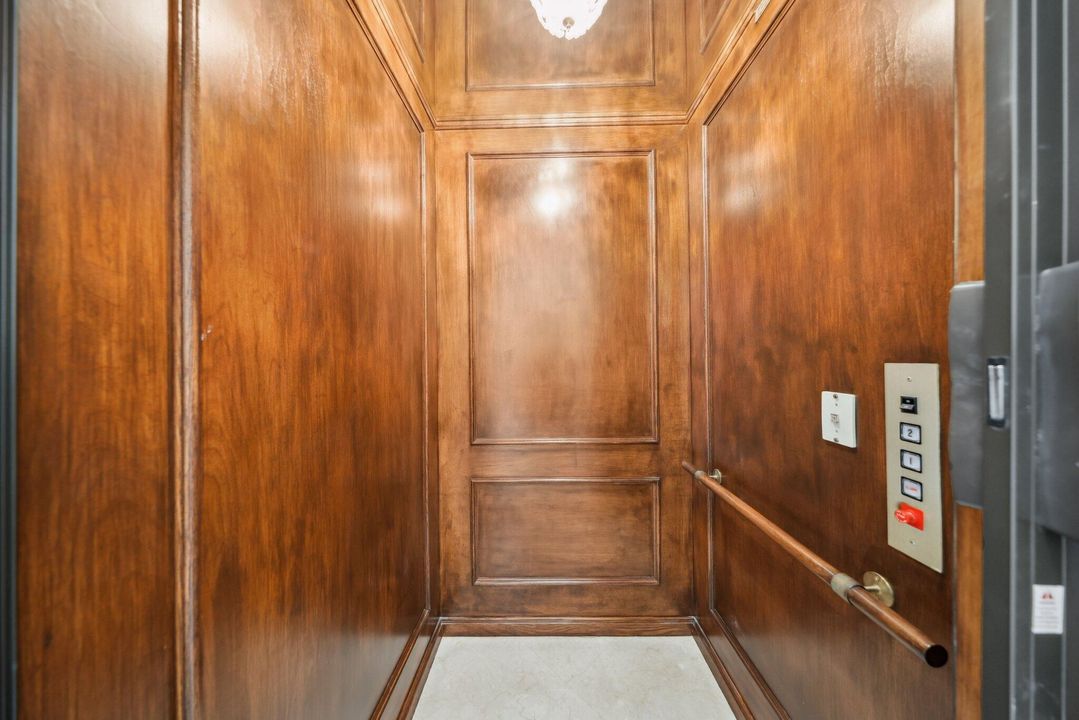 For Sale: $10,250,000 (5 beds, 5 baths, 7569 Square Feet)