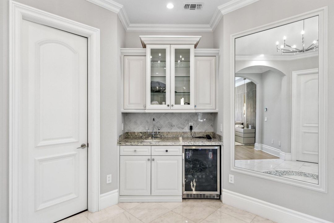 For Sale: $10,250,000 (5 beds, 5 baths, 7569 Square Feet)