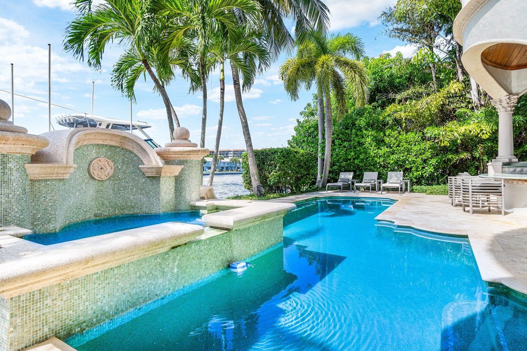 For Sale: $10,250,000 (5 beds, 5 baths, 7569 Square Feet)