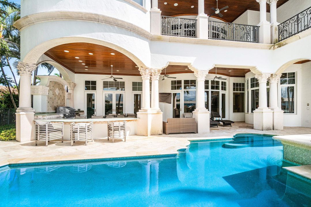 For Sale: $10,250,000 (5 beds, 5 baths, 7569 Square Feet)