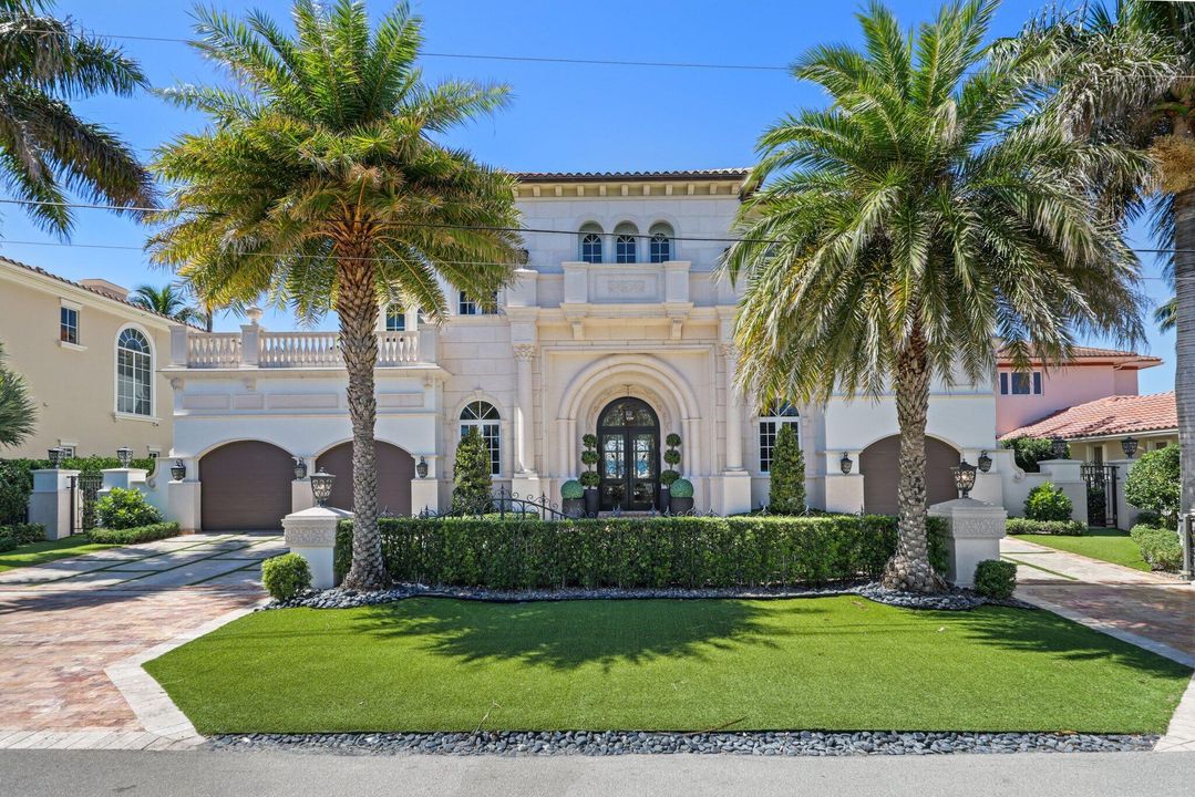 For Sale: $10,250,000 (5 beds, 5 baths, 7569 Square Feet)