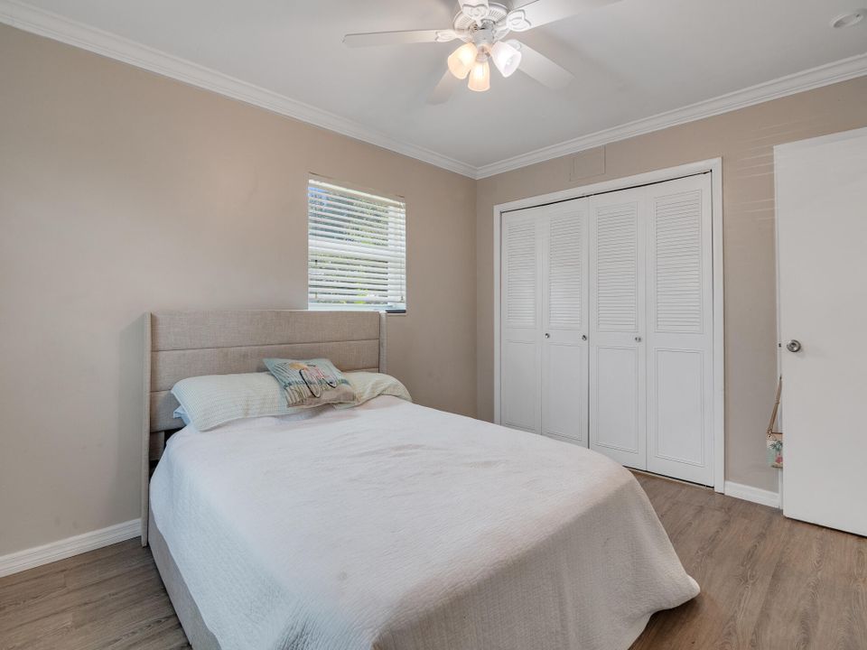 For Sale: $299,950 (2 beds, 1 baths, 1159 Square Feet)