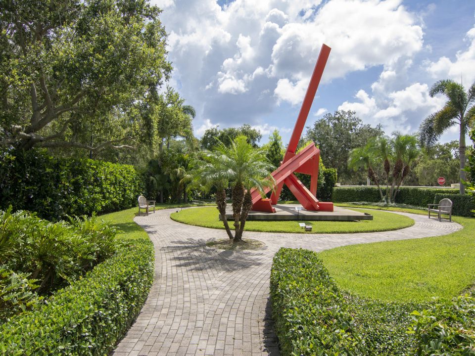 For Sale: $299,950 (2 beds, 1 baths, 1159 Square Feet)