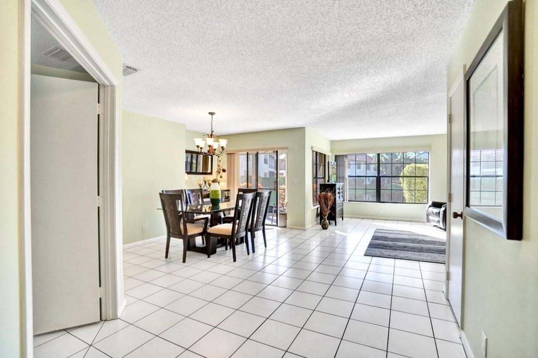 На продажу: $257,900 (3 спален, 2 ванн, 1396 Квадратных фут)