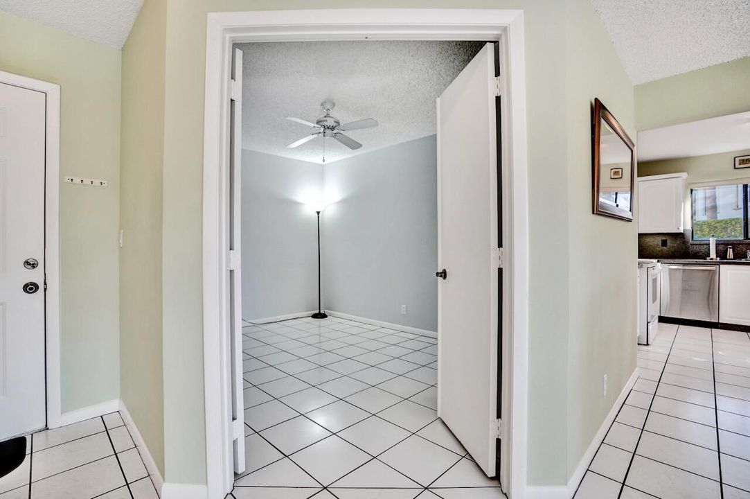 На продажу: $257,900 (3 спален, 2 ванн, 1396 Квадратных фут)