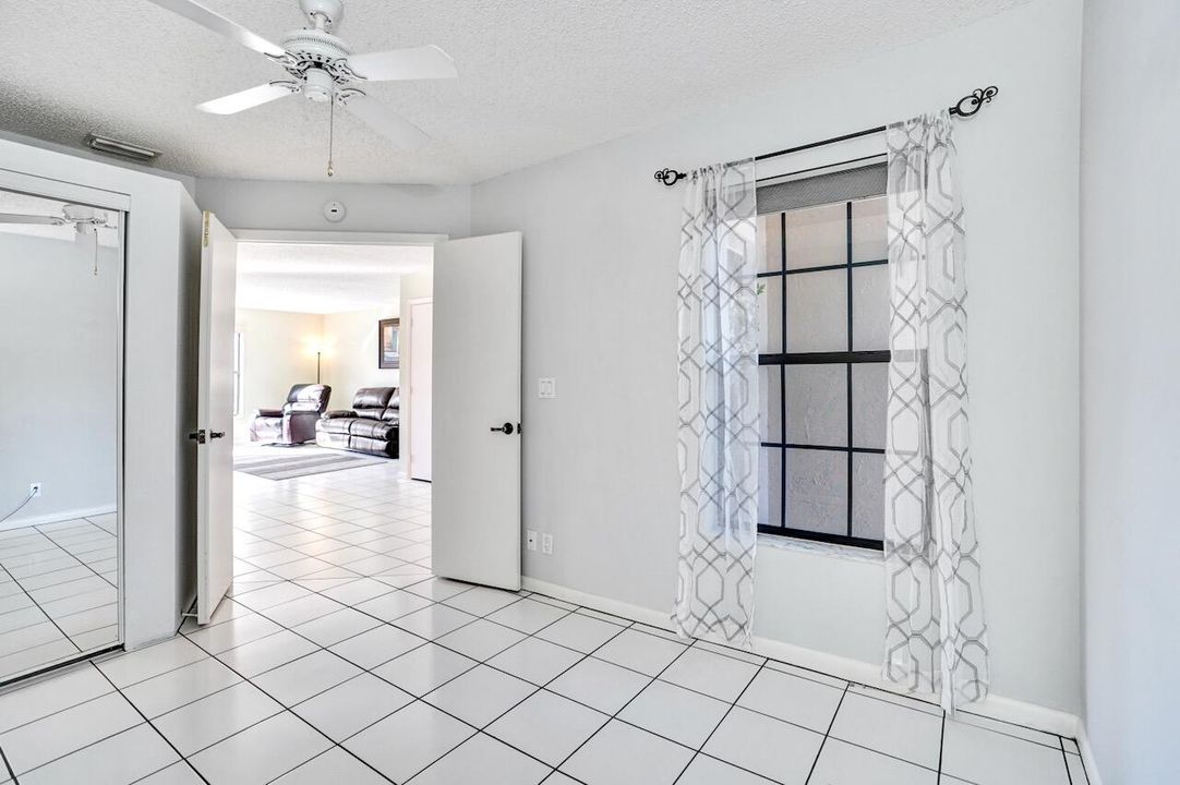 На продажу: $257,900 (3 спален, 2 ванн, 1396 Квадратных фут)