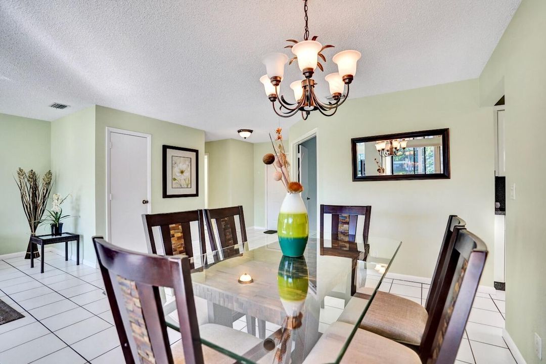 На продажу: $257,900 (3 спален, 2 ванн, 1396 Квадратных фут)