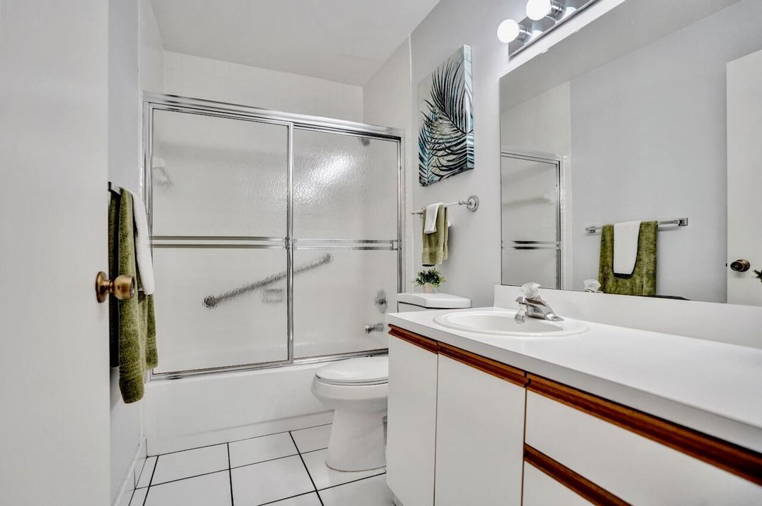 На продажу: $257,900 (3 спален, 2 ванн, 1396 Квадратных фут)