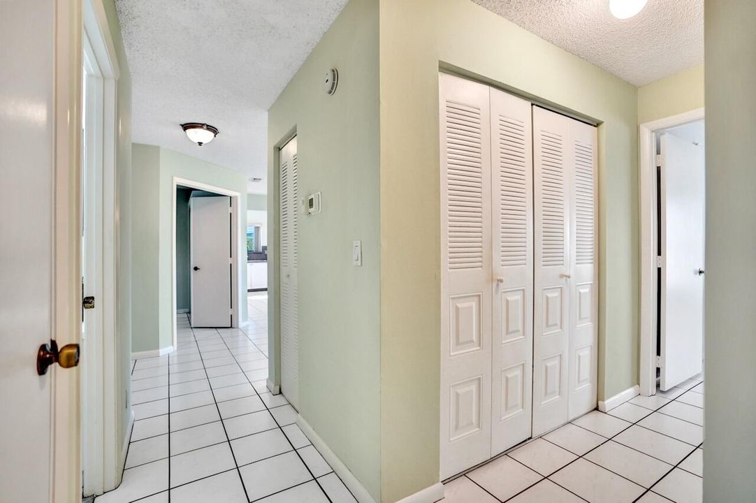 На продажу: $257,900 (3 спален, 2 ванн, 1396 Квадратных фут)