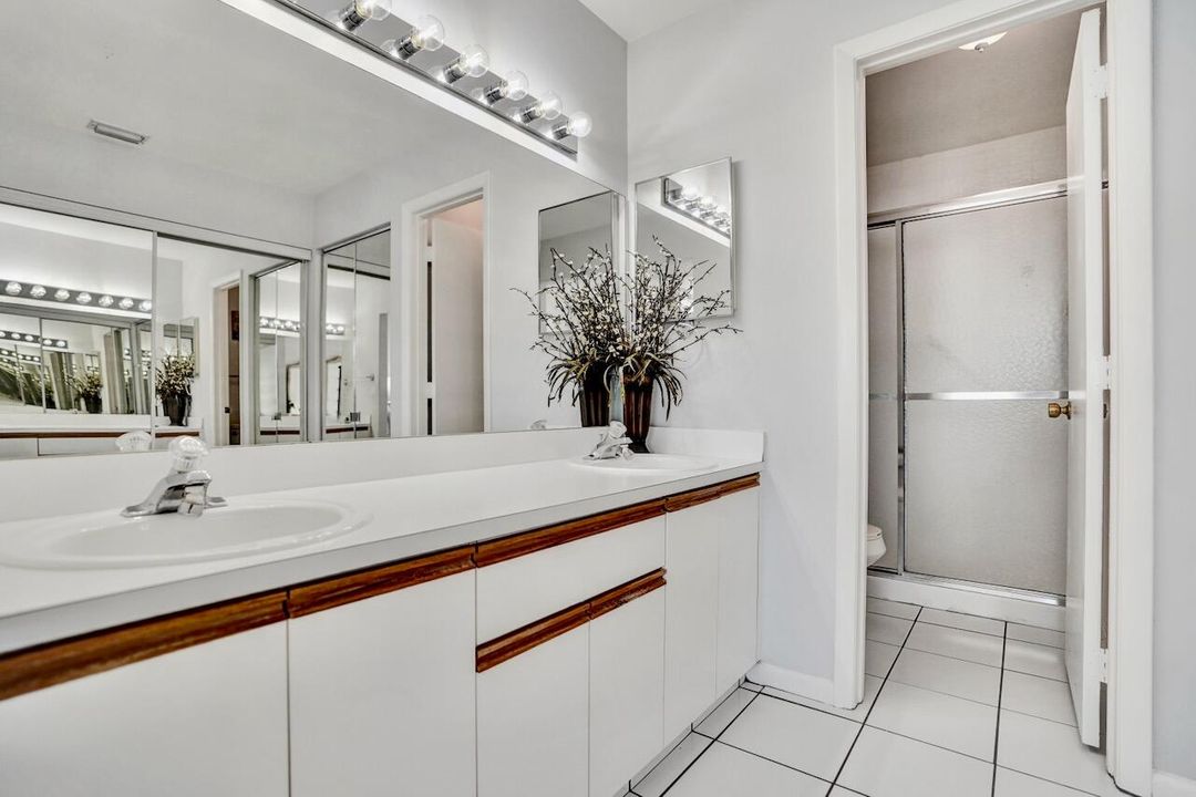 На продажу: $257,900 (3 спален, 2 ванн, 1396 Квадратных фут)