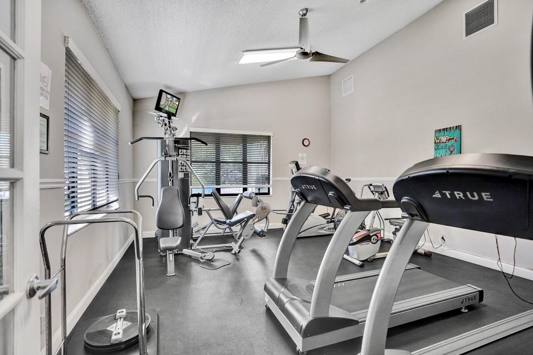 На продажу: $257,900 (3 спален, 2 ванн, 1396 Квадратных фут)