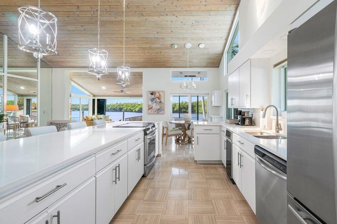 出租: $11,500 (3 贝兹, 2 浴室, 2615 平方英尺)