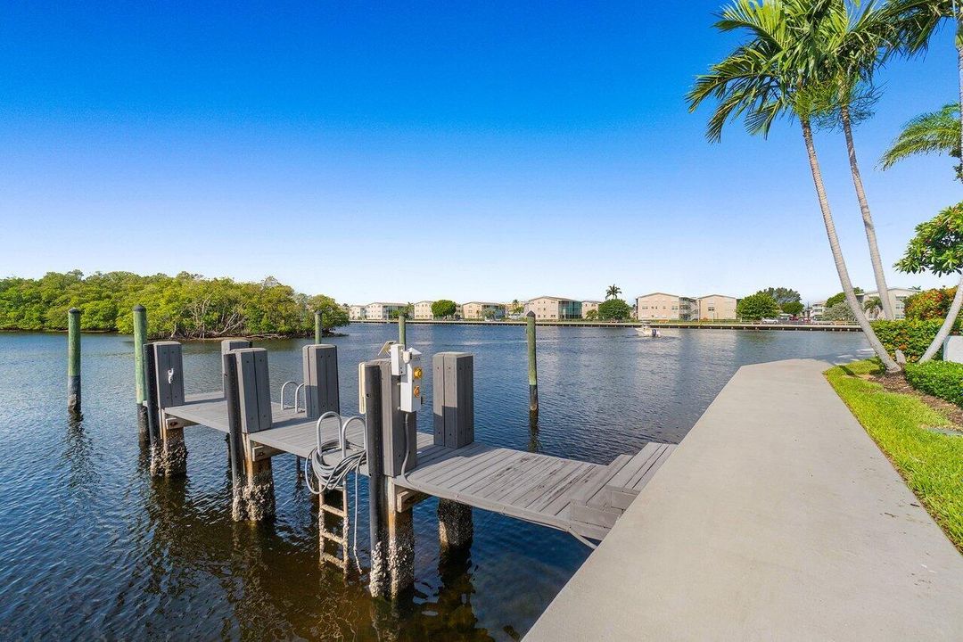 出租: $11,500 (3 贝兹, 2 浴室, 2615 平方英尺)