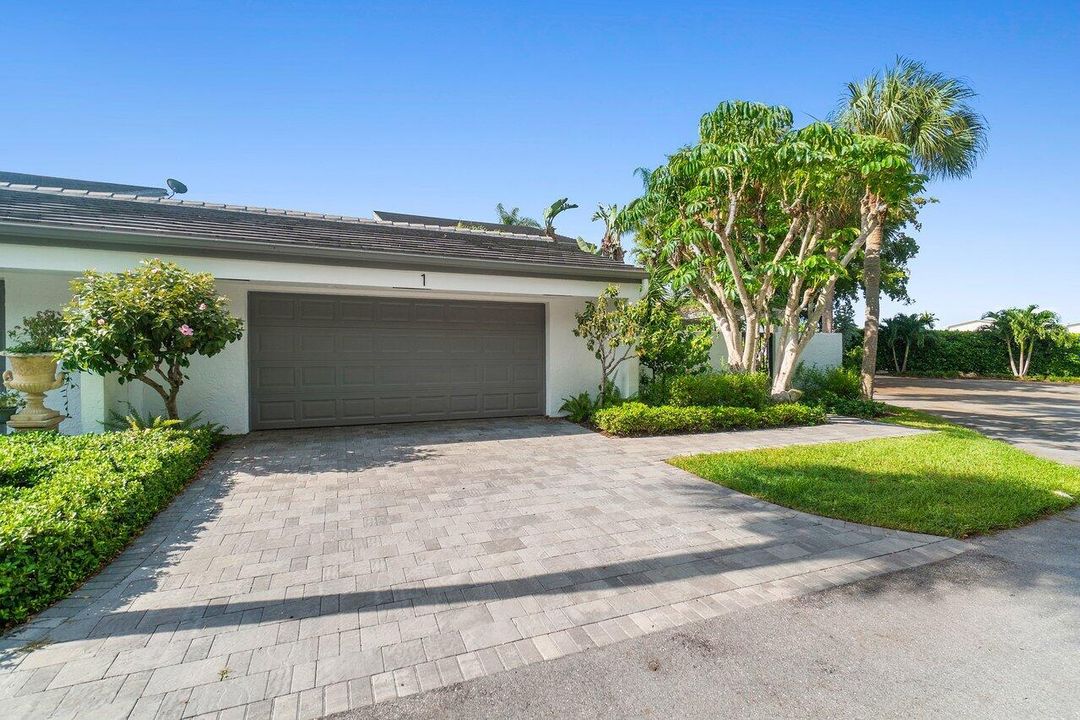 出租: $11,500 (3 贝兹, 2 浴室, 2615 平方英尺)