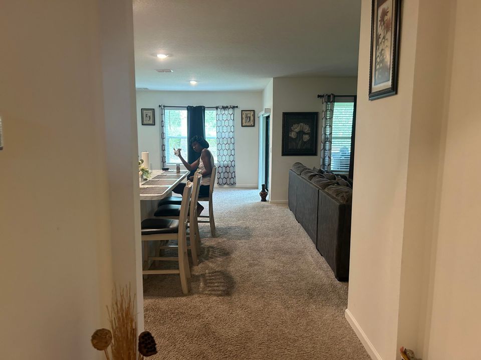 For Sale: $370,000 (3 beds, 2 baths, 1672 Square Feet)