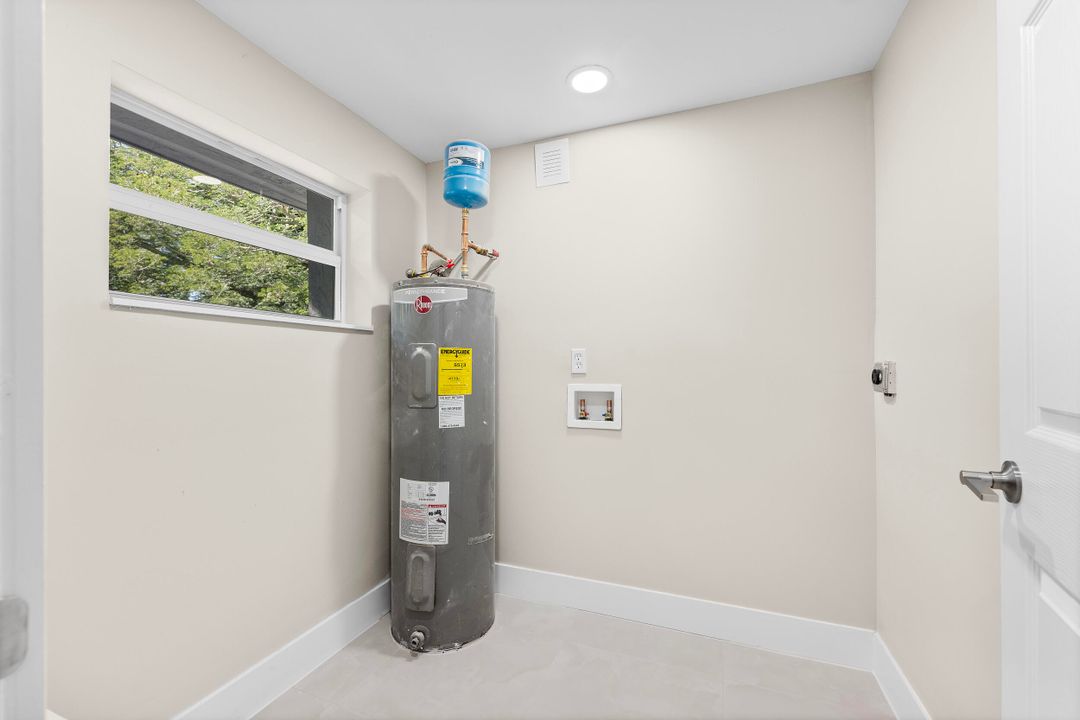 En Venta: $325,000 (3 camas, 2 baños, 1664 Pies cuadrados)