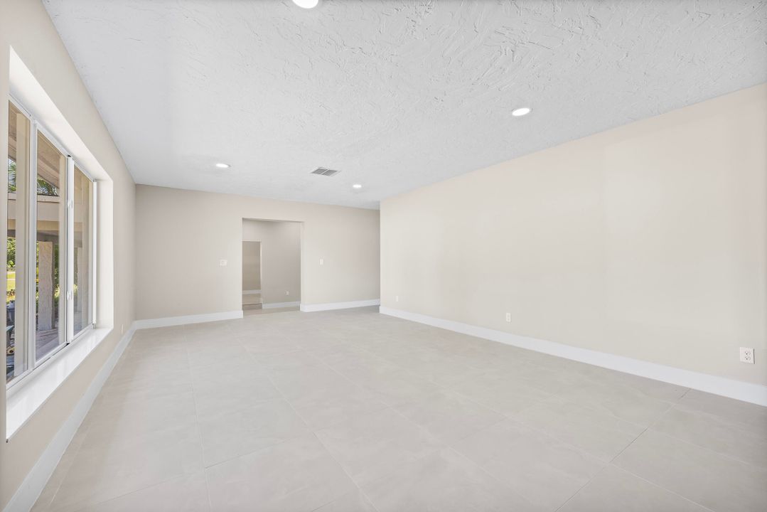 En Venta: $325,000 (3 camas, 2 baños, 1664 Pies cuadrados)