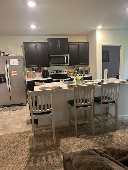 For Sale: $370,000 (3 beds, 2 baths, 1672 Square Feet)