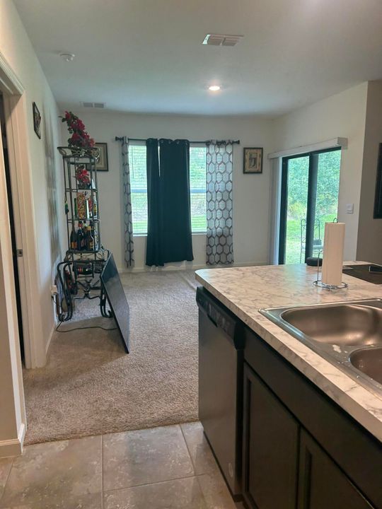 For Sale: $370,000 (3 beds, 2 baths, 1672 Square Feet)