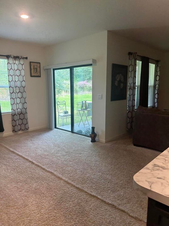 For Sale: $370,000 (3 beds, 2 baths, 1672 Square Feet)