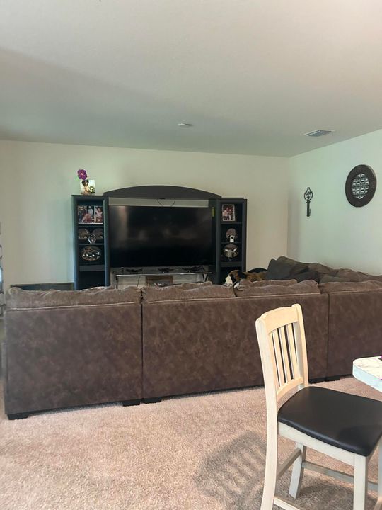 For Sale: $370,000 (3 beds, 2 baths, 1672 Square Feet)