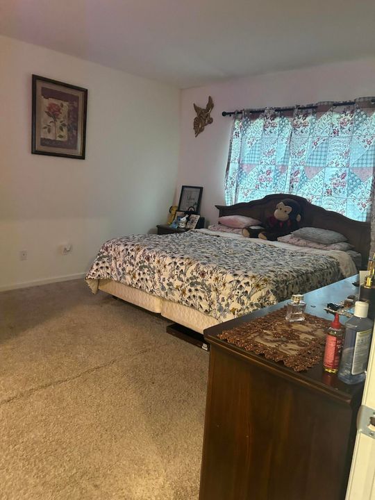 For Sale: $370,000 (3 beds, 2 baths, 1672 Square Feet)