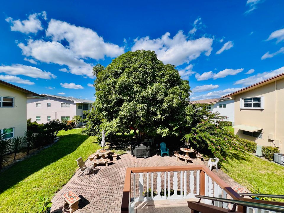 Под контрактом: $1,500 (1 спален, 1 ванн, 702 Квадратных фут)