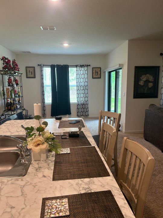 For Sale: $370,000 (3 beds, 2 baths, 1672 Square Feet)