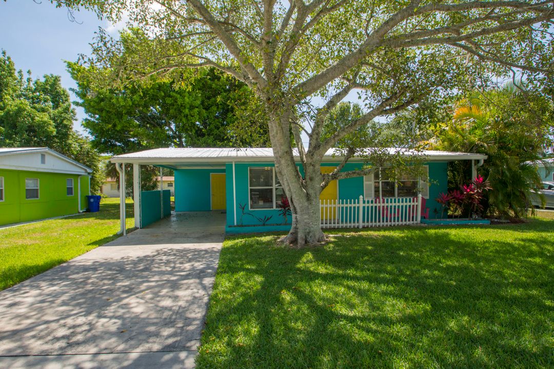 На продажу: $282,000 (2 спален, 1 ванн, 700 Квадратных фут)