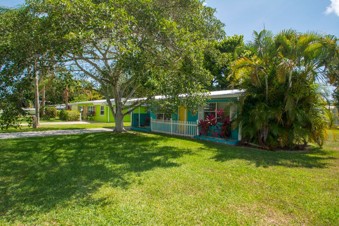 На продажу: $282,000 (2 спален, 1 ванн, 700 Квадратных фут)