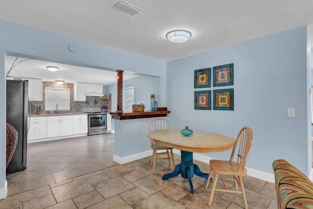 На продажу: $282,000 (2 спален, 1 ванн, 700 Квадратных фут)